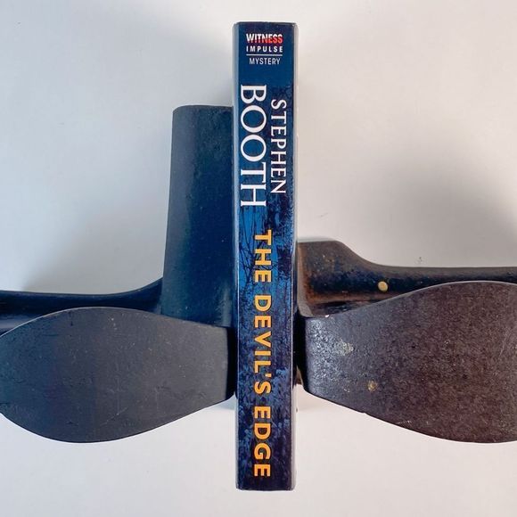 2/$25 - The Devil's Edge by Stephen Booth - Picture 12 of 14